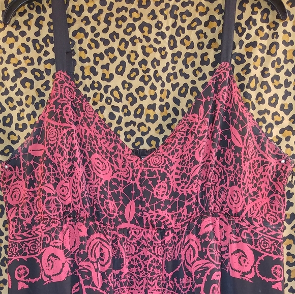 Women's Summer Dress - Picture 3 of 7